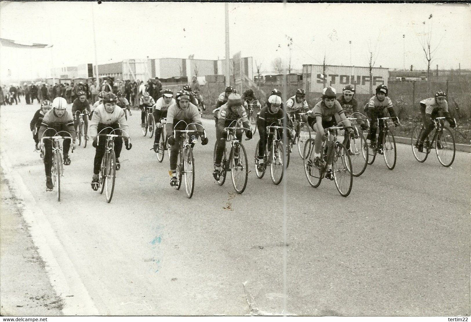 ( CYCLES  )( CYCLISTES  )  ( COURSE )( PHOTO MACRON )( AULNAY SOUS BOIS ) - Wielrennen