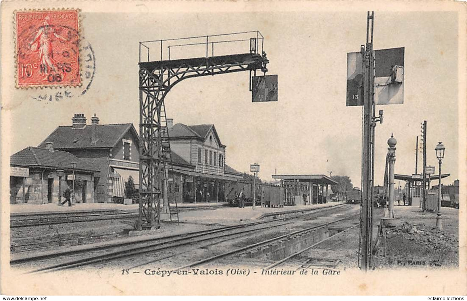 Crépy En Valois       60        Intérieur De La Gare       (voir Scan) - Crepy En Valois