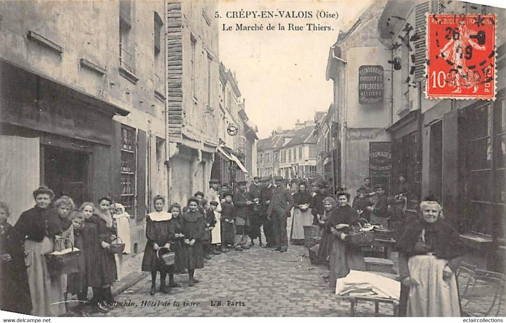 Crépy En Valois       60          Le Marché De La Rue Thiers        (voir Scan) - Crepy En Valois