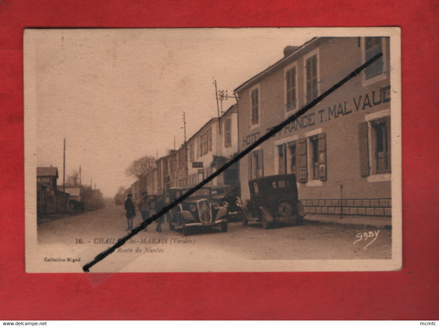 CPA - Chaille Les Marais  -( Vendée )  La Route De Nantes  -( Auto , Voiture Ancienne Citroën Rosalie ) - Chaille Les Marais