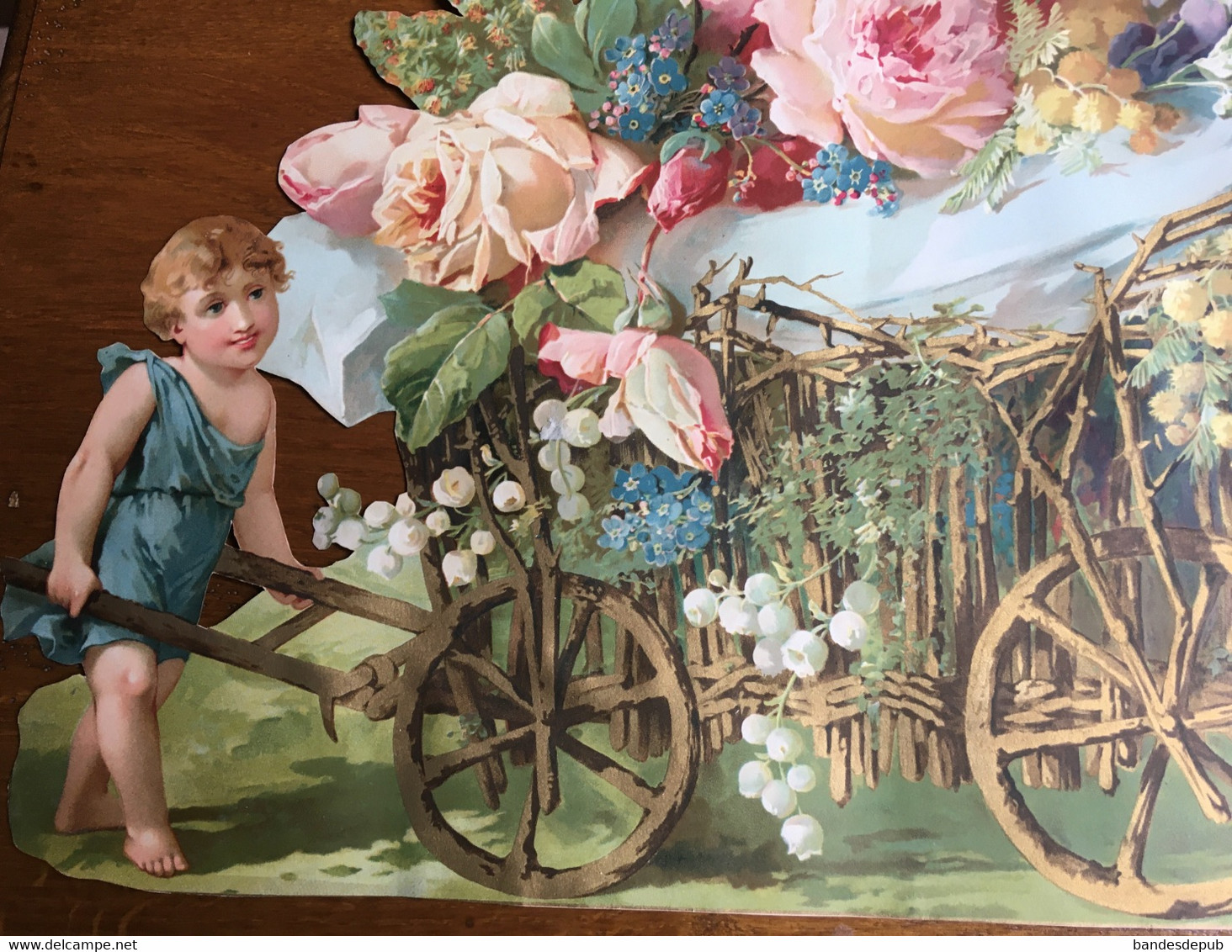 Superbe Chromo Decoupis Grand Format 37 Cm X 25 Cm Enfant Brouette Dorée Fleurs Roses - Anges