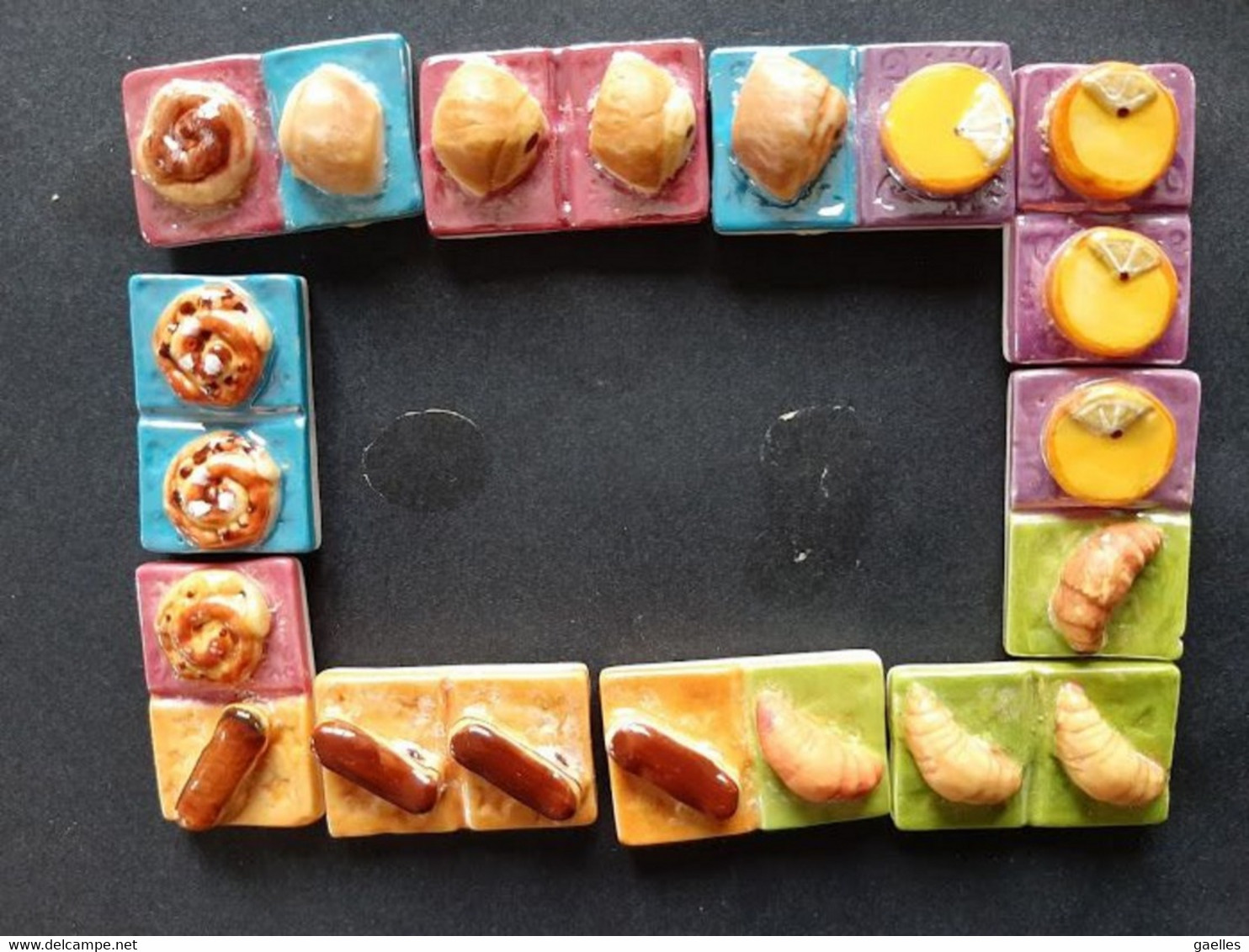 Série Complète De 10 Fèves Brillantes   "Dominos Viennoiseries" 2011 - Länder