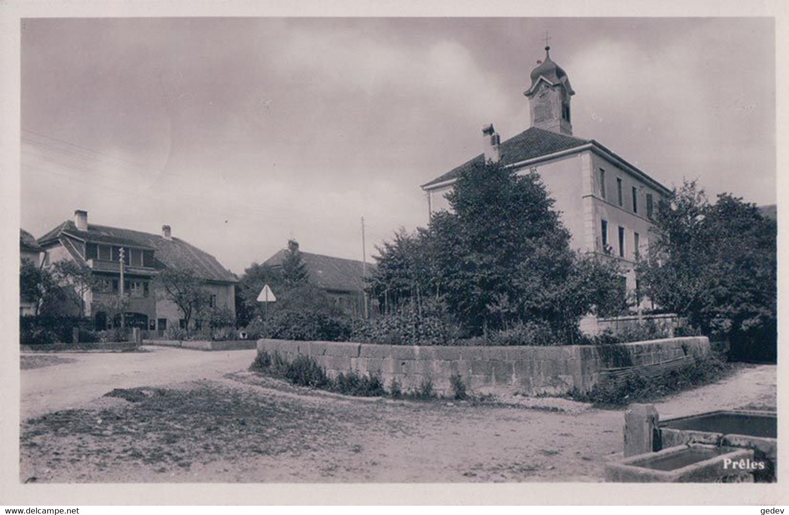 Prêles BE,  Fontaine Et Place Du Village (4) - Prêles