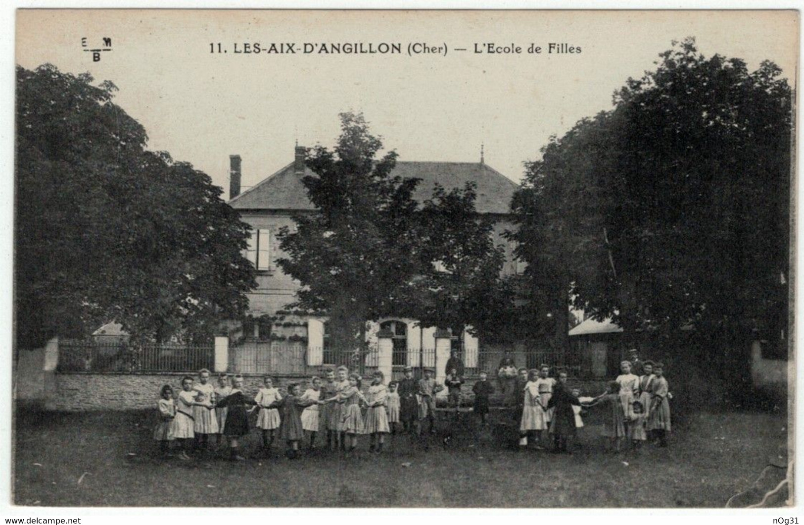 18 - LES-AIX-D'ANGILLON - L'Ecole De Filles. - Les Aix-d'Angillon