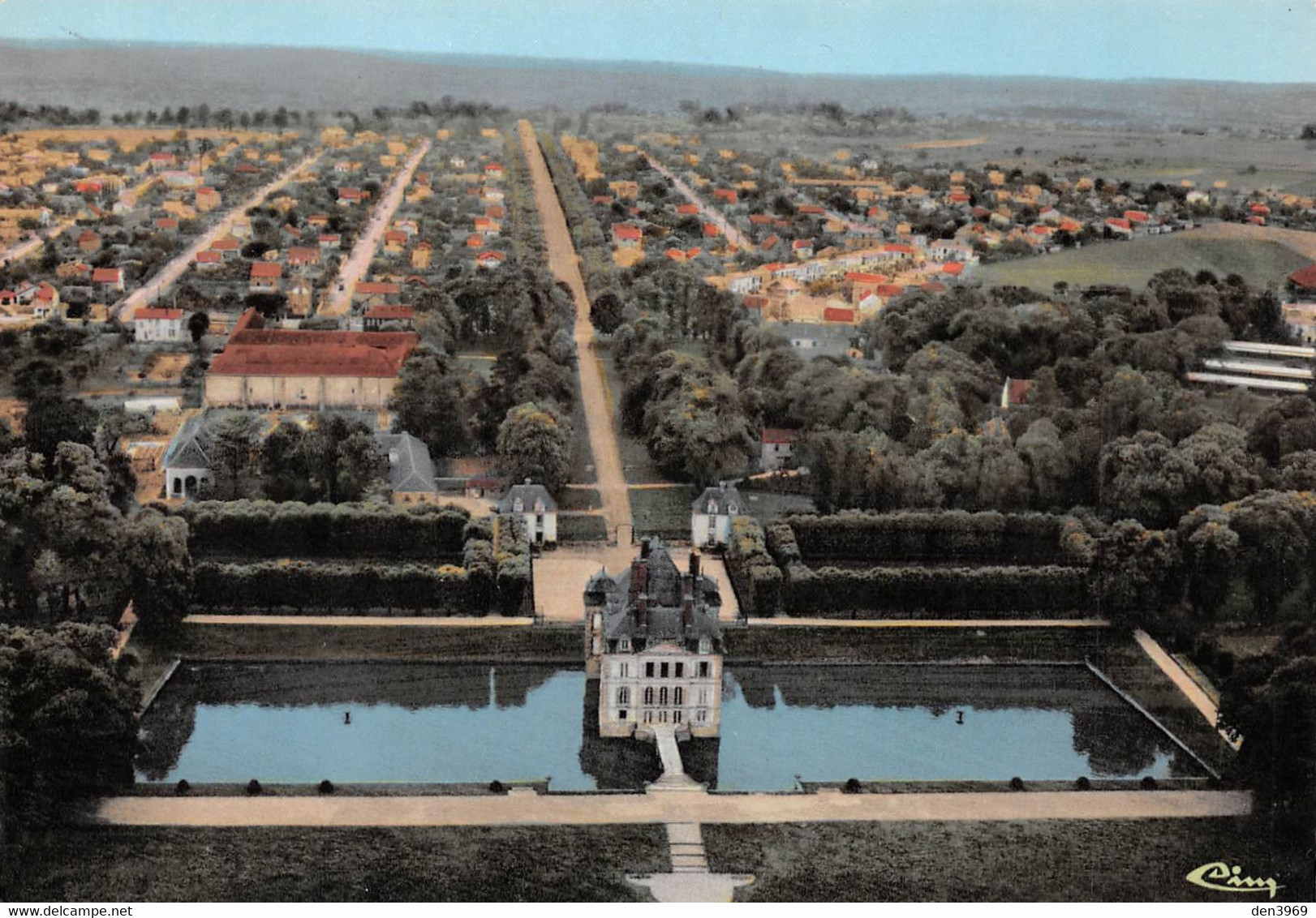 ORMESSON-sur-MARNE - Vue Générale Aérienne Sur Le Château - Ormesson Sur Marne