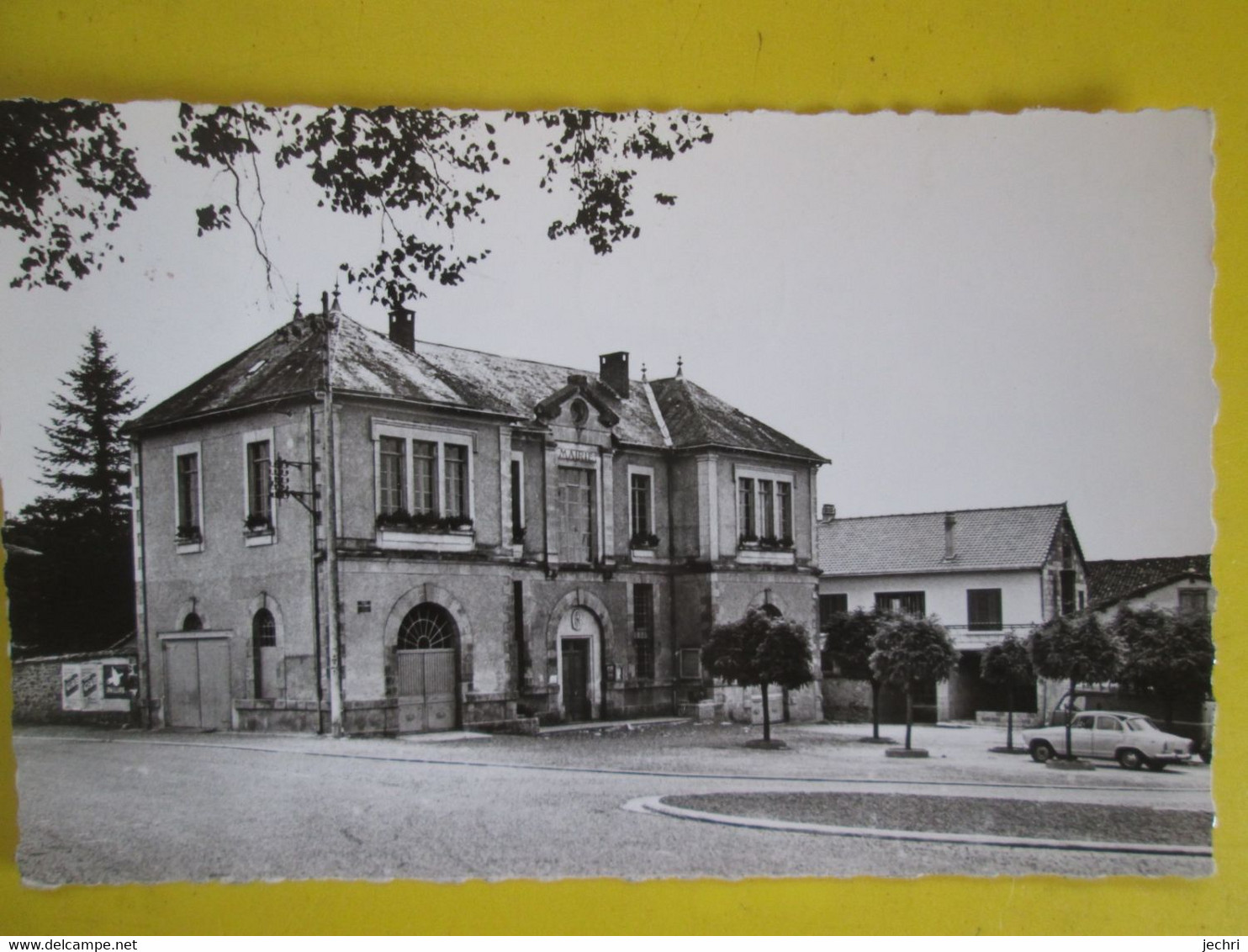 St Mathieu . La Mairie - Saint Mathieu