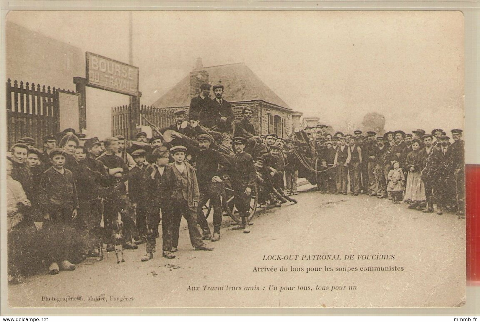 123 -  LOCK-OUT PATRONAL DE FOUGERES 35 ARRIVEE DU BOIS POUR LES SOUPES - Syndicats