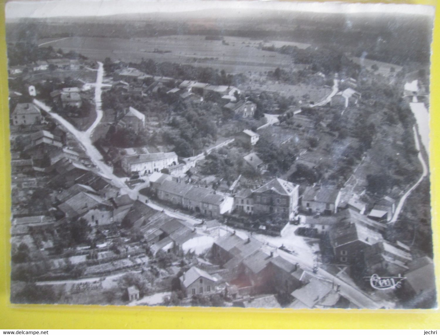 Selles . Vue Aerienne - Pesmes