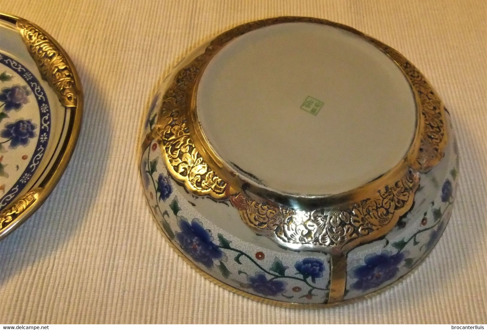 INCENSARIO CHINO DE PORCELANA Y METAL DORADO - Arte Orientale