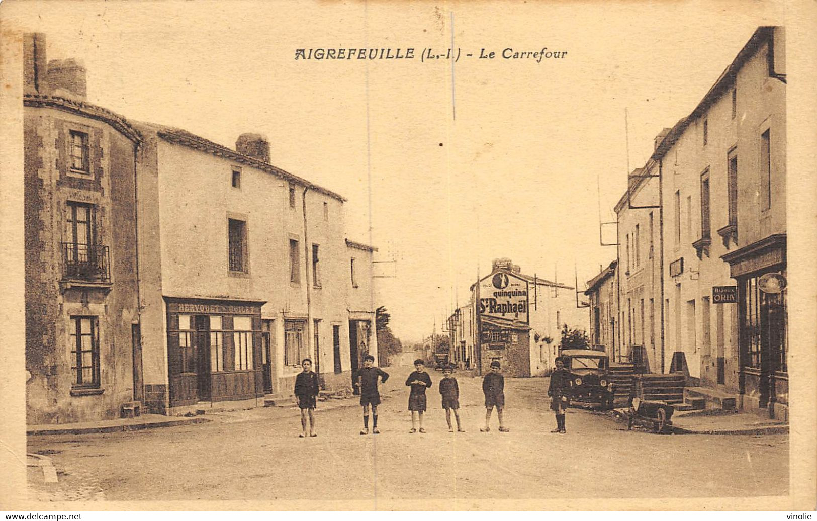 A-20-7554 : AIGREFEUILLE. LE CARREFOUR - Aigrefeuille-sur-Maine