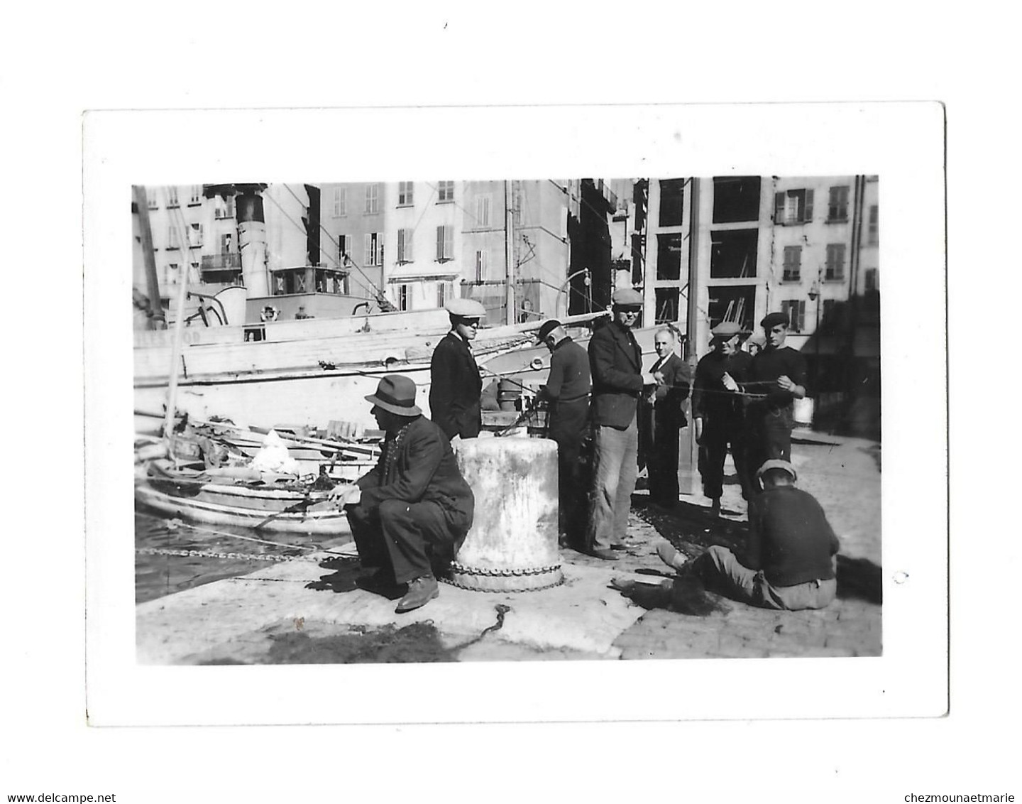 TOULON UN COIN DU VIEUX PORT EN AOUT 1941 AVEC DES PECHEURS - PHOTO - Schiffe