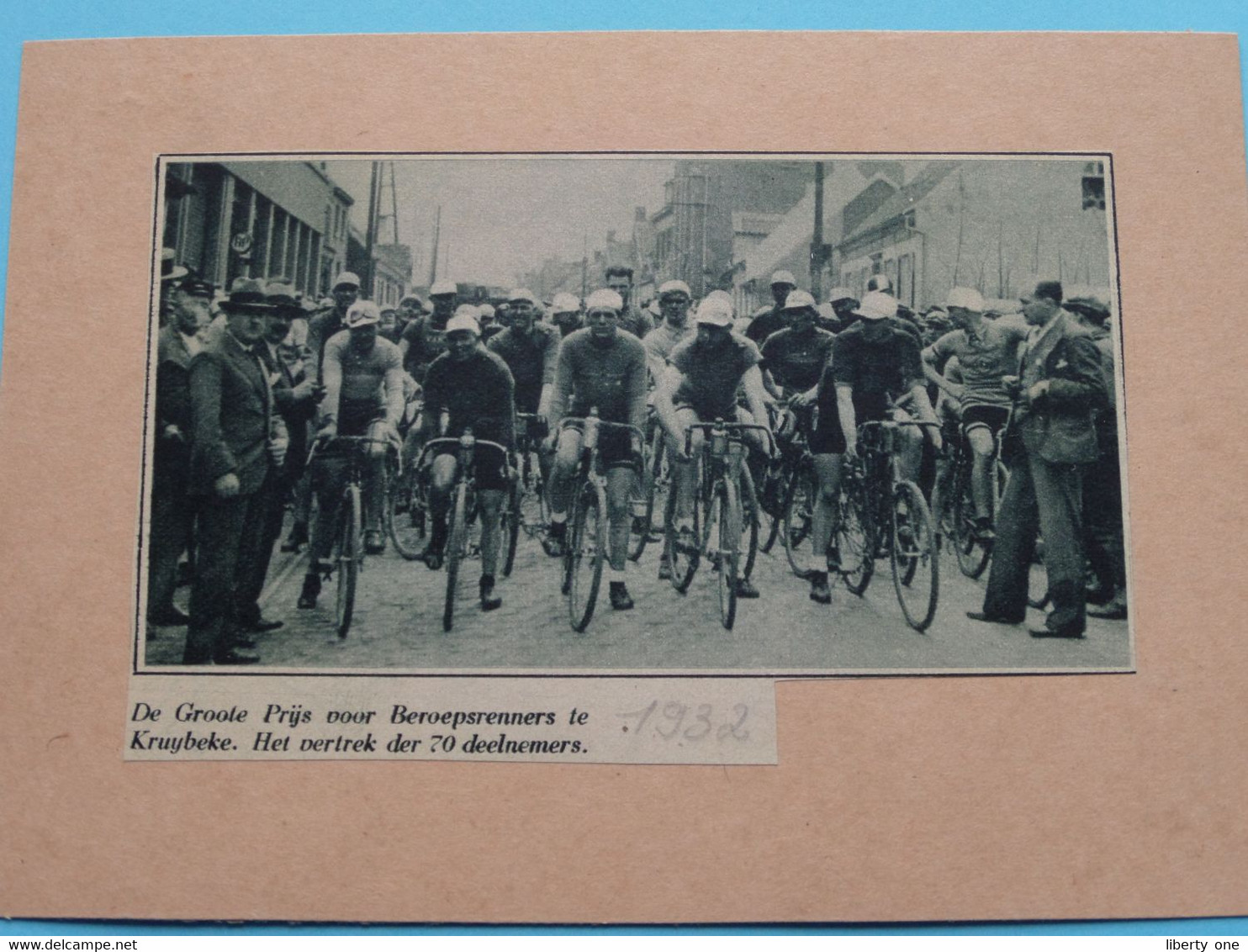 Groote Prijs Beroeps Te KRUYBEKE, Het Vertrek Der 70 Deelnemers : 1932 ( Zie Foto Voor Detail ) KRANTENARTIKEL ! - Cyclisme