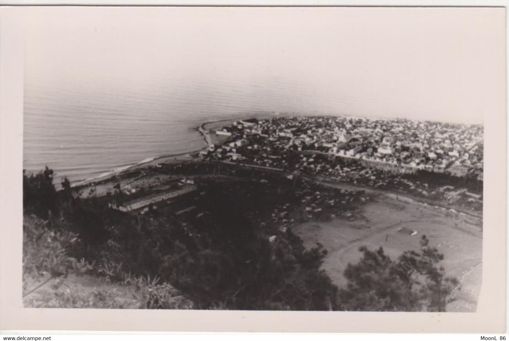 974 - VUE INEDITE CARTE-PHOTO - SAINT DENIS - VUE AERIENNE  - STADE LA REDOUTE CASERNE MILITAIRE BARACHOIS CENTRE-VILLE - Saint Denis