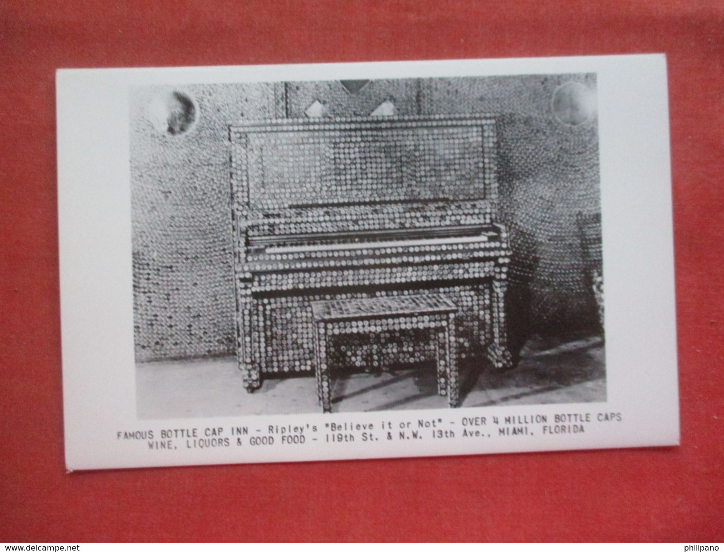 RPPC      Piano  Famous Bottle Cap Inn      Over 4 Million Bottle Caps      Miami   Florida >   >>> Ref  4499   - - Miami