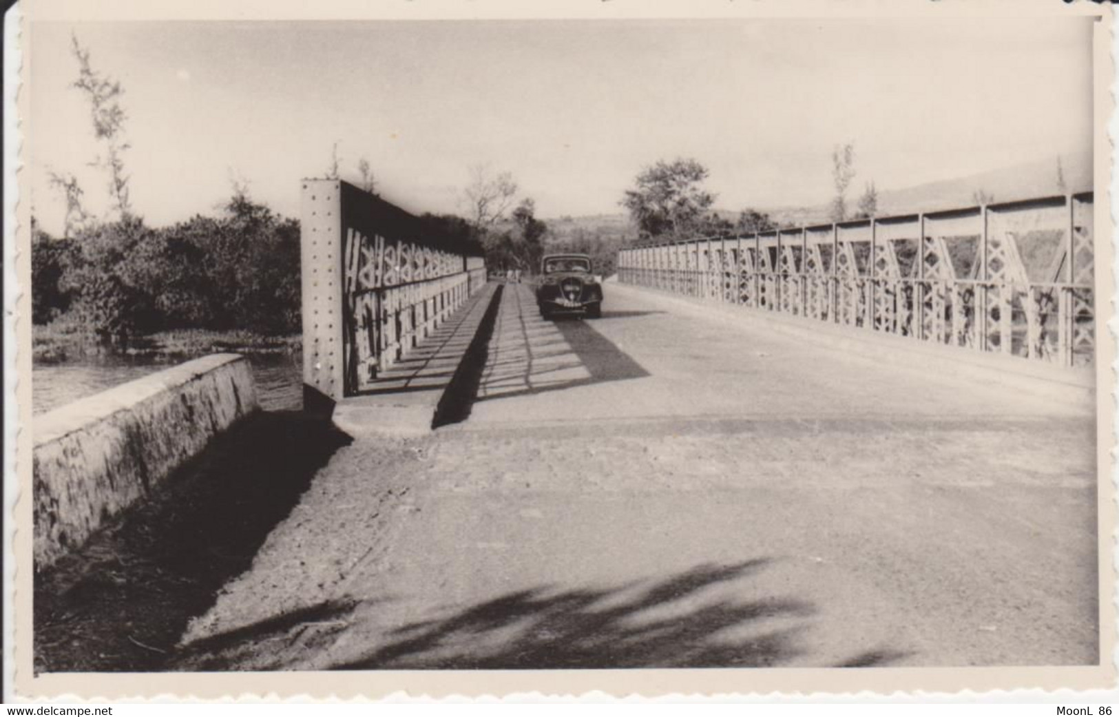 974 - VUE INEDITE - ILE DE LA REUNION - PONT ETANG ST PAUL  - AUTOMOBILE AUTO VOITURE - Autres & Non Classés