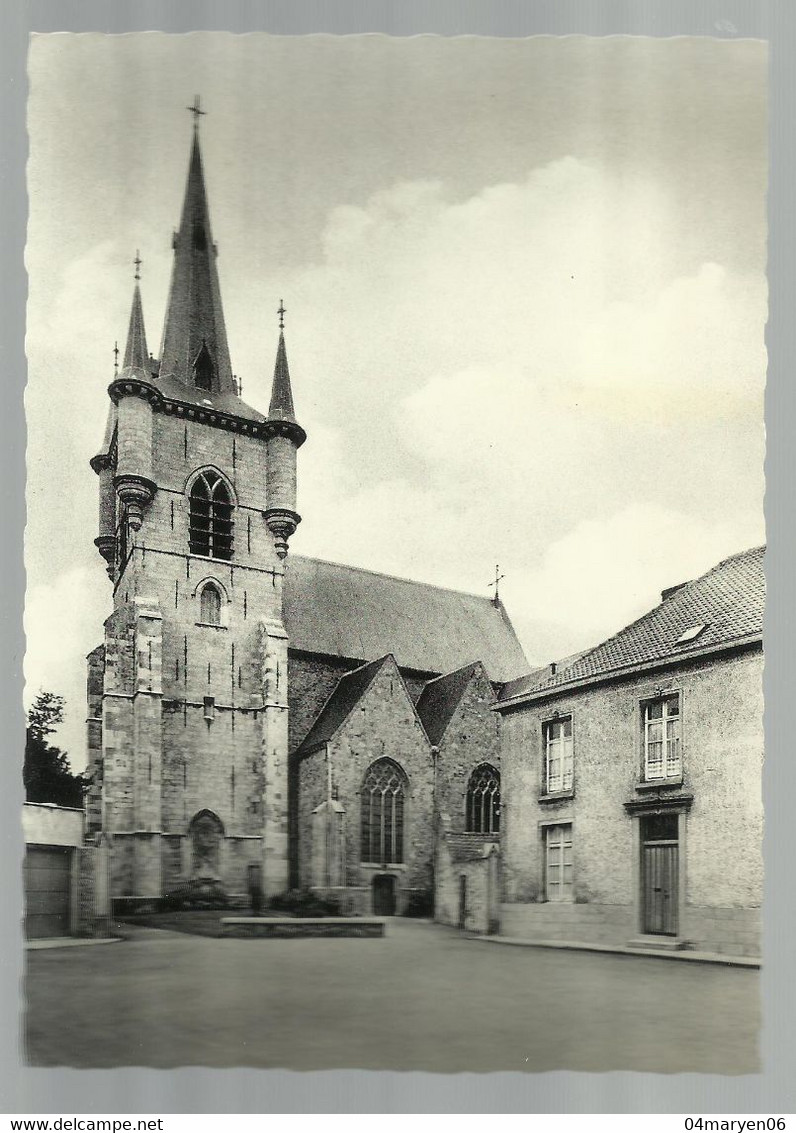 *** CHIEVRES ***  -   L'Eglise Et La Cure - Chièvres