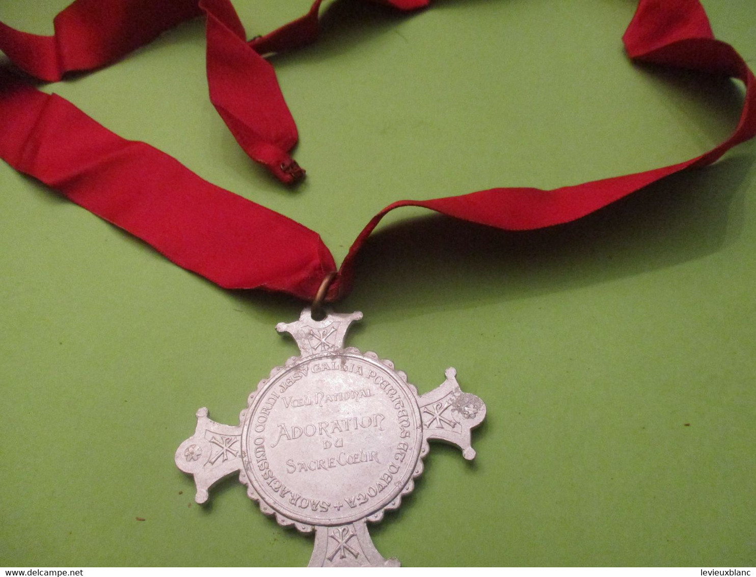 Médaille Religieuse Ancienne/Vœu National/Adoration Du Sacré Cœur/MONTMARTRE/Ruban Collier Satin/ Début XXéme   CAN846 - Godsdienst & Esoterisme