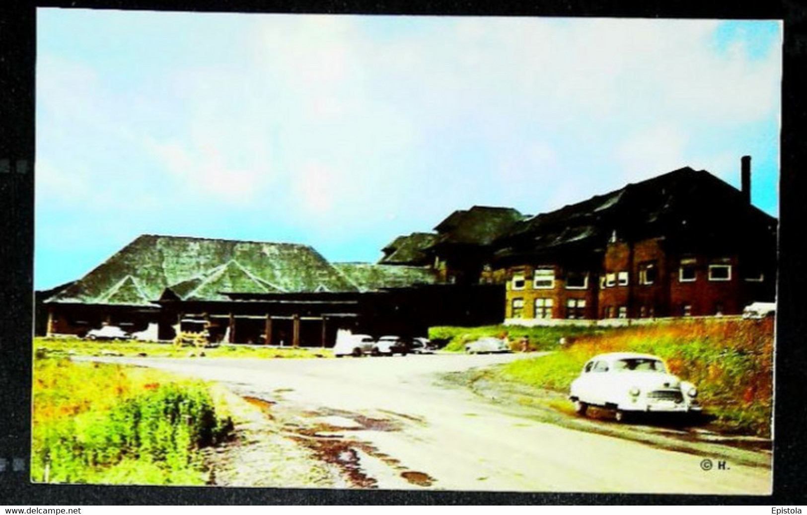 ► NASH Airflite 1950's - Canyon Hotel YELLOWSTONE NATIONAL PARK - American Roadside