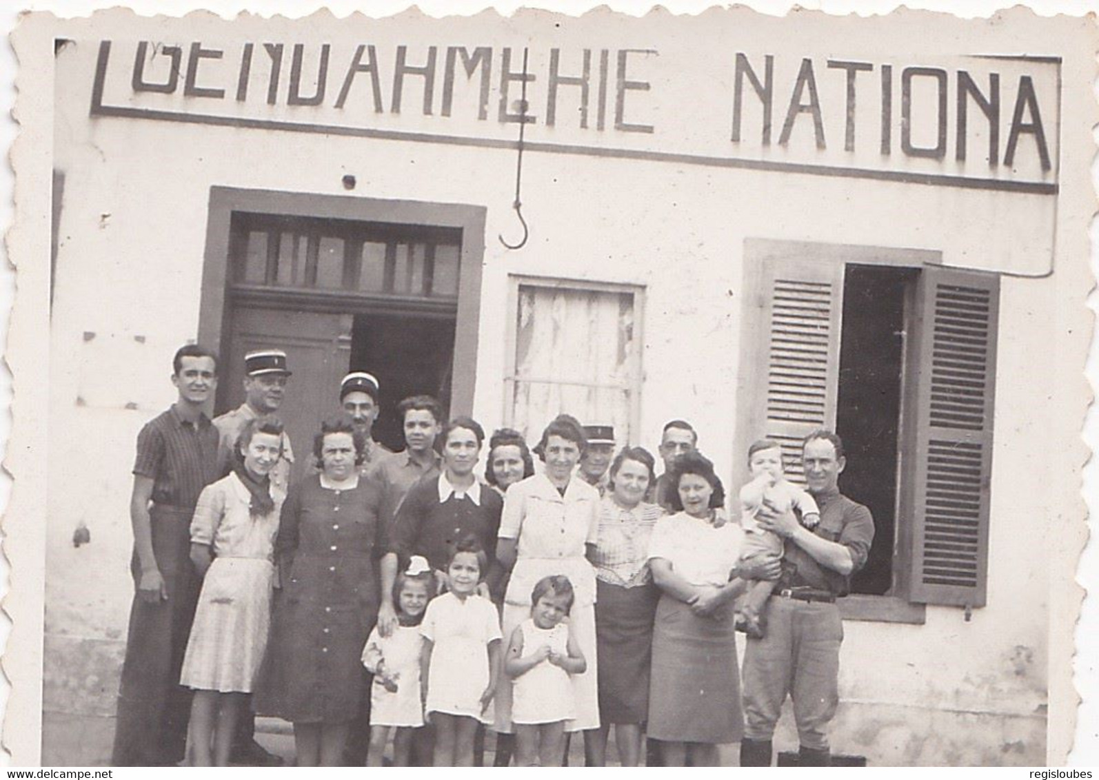 Pailhés-Ariège En 1943 La Gendarmerie (photo De Famille) - Other & Unclassified