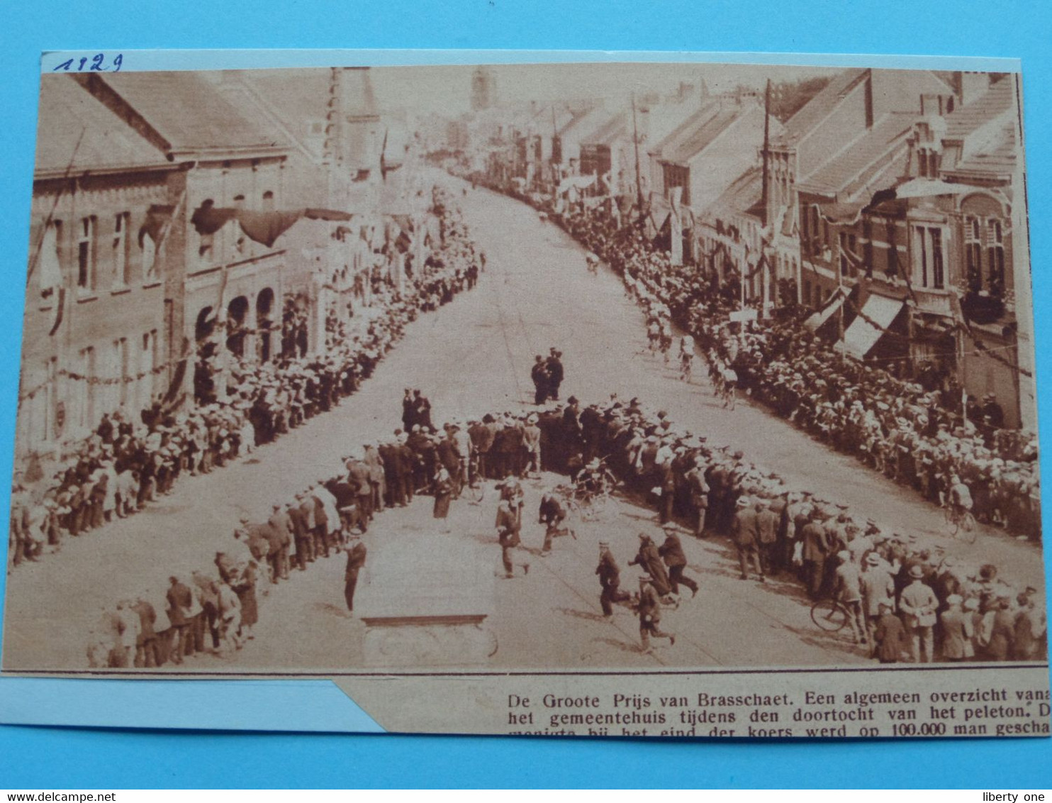Groote Prijs Van BRASSCHAET Algemeen Overzicht A/h Gemeentehuis / 1929 ( Zie Foto Voor Detail ) KRANTENARTIKEL ! - Cyclisme