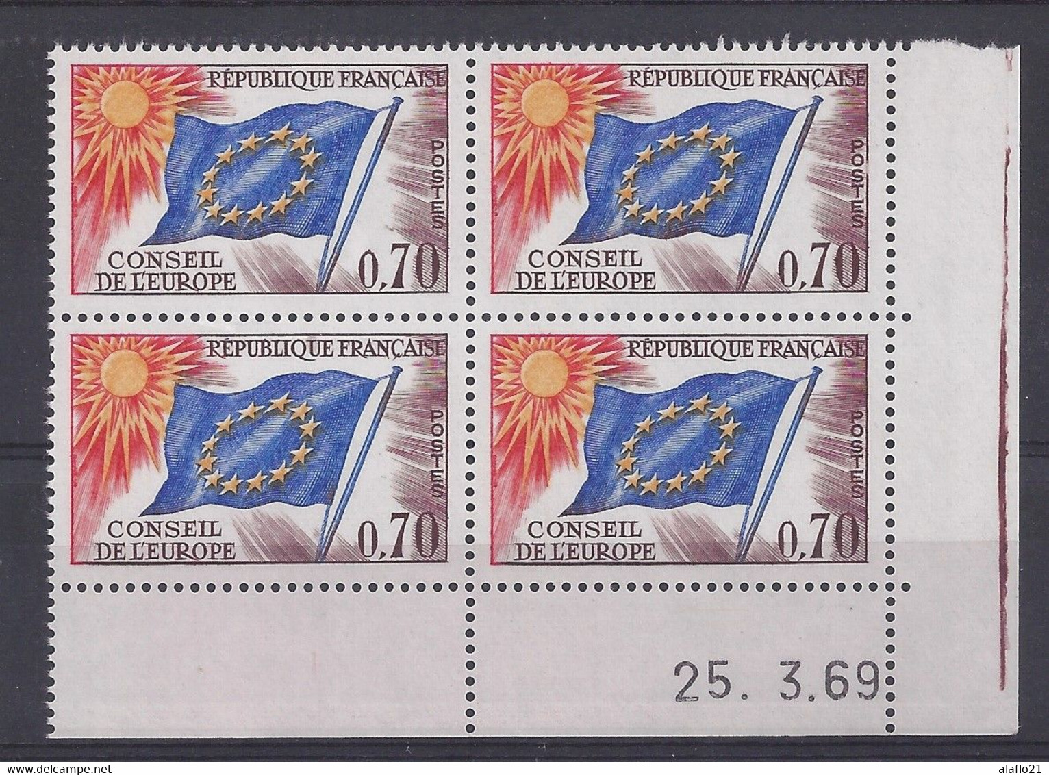 SERVICE N° 35 - Bloc De 4 COIN DATE - NEUF SANS CHARNIERE - 25/3/69 - Officials