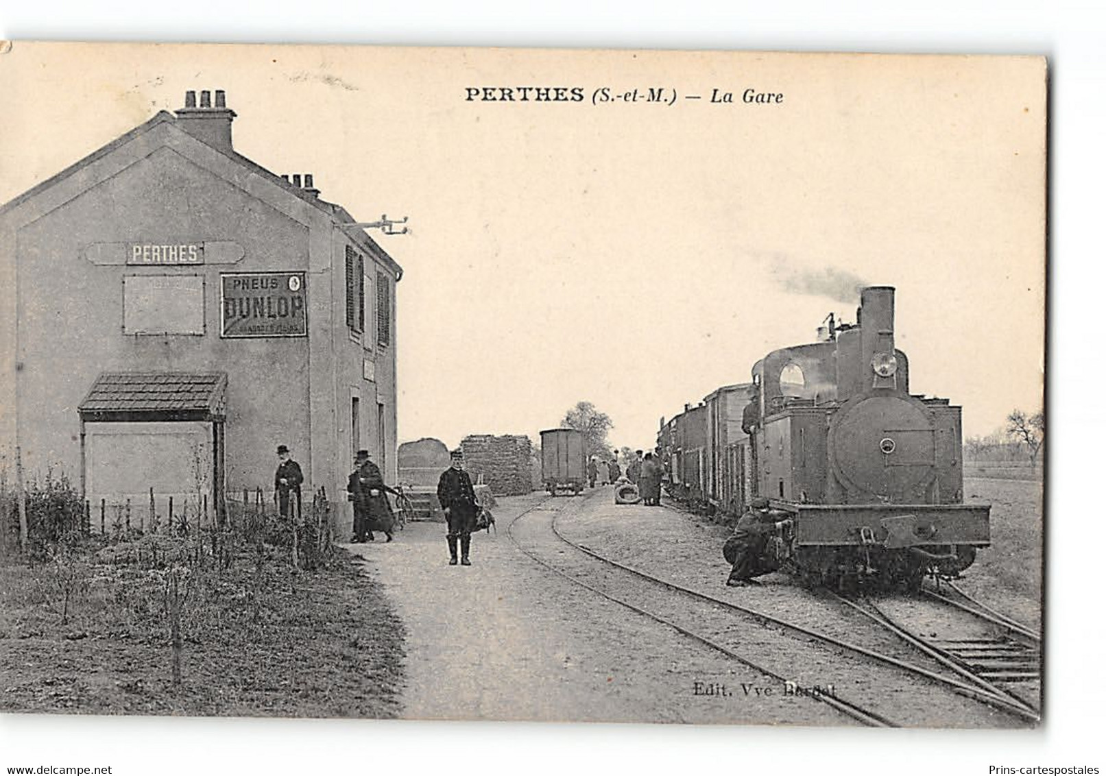 CPA 77 Perthes La Gare Et Le Train Tramway - Perthes