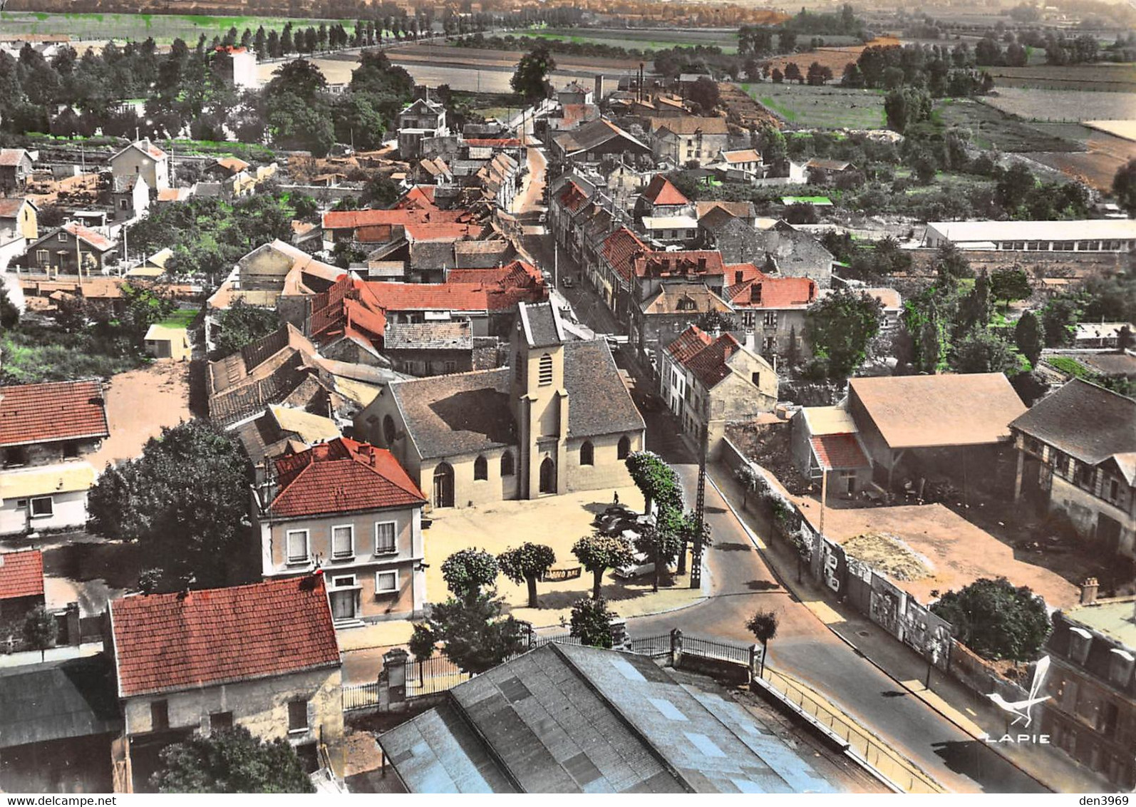 GARGES-lès-GONESSE - Vue Panoramique Et L'église - Garges Les Gonesses