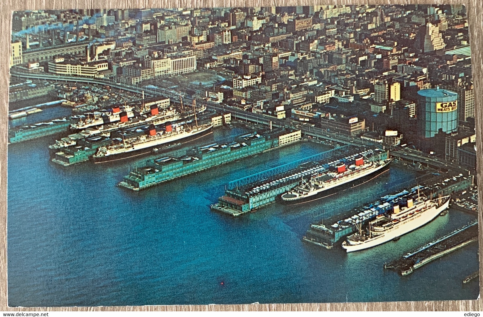 NEW-YORK CITY - SHIPS FROM AROUND THE WORLD PIERS AT NEW-YORK CITY PIERS - Trasporti