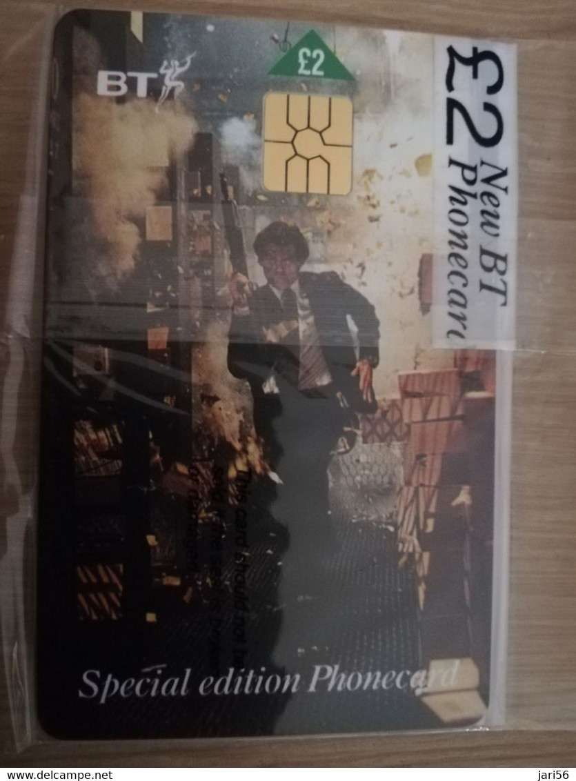 GREAT BRETAGNE  CHIPCARDS  JAMES BOND  GOLDEN EYE     SERIE 6X 2 POUND sealed in wrapper    MINT CONDITION      **3859**