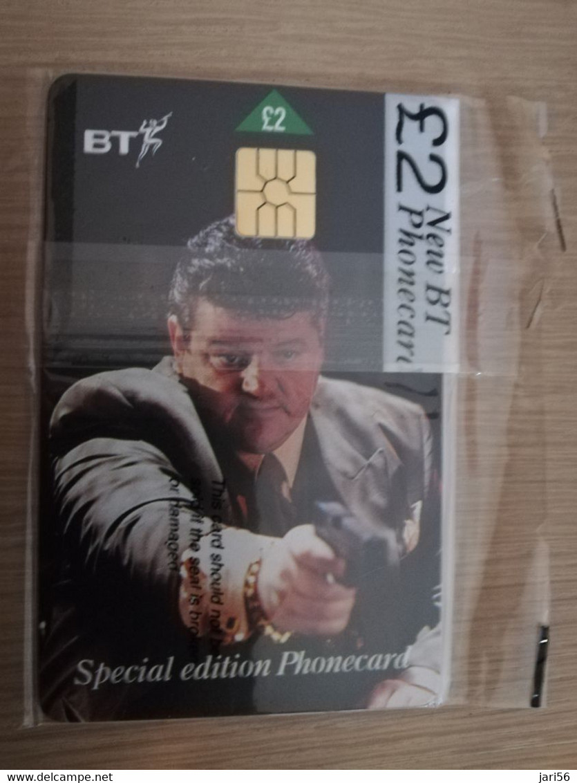 GREAT BRETAGNE  CHIPCARDS  JAMES BOND  GOLDEN EYE     SERIE 6X 2 POUND sealed in wrapper    MINT CONDITION      **3859**
