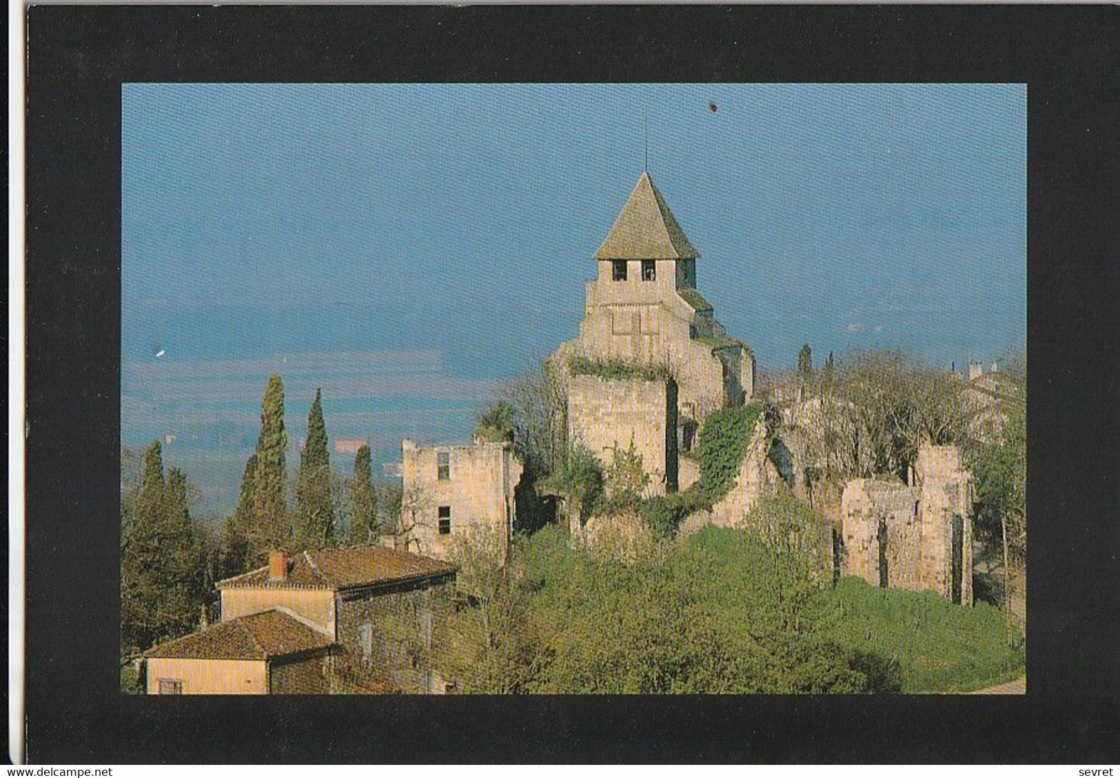 CLERMONT - DESSOUS   -  L'Eglise Romane Et Les Ruines Du Château   CPM - Andere & Zonder Classificatie