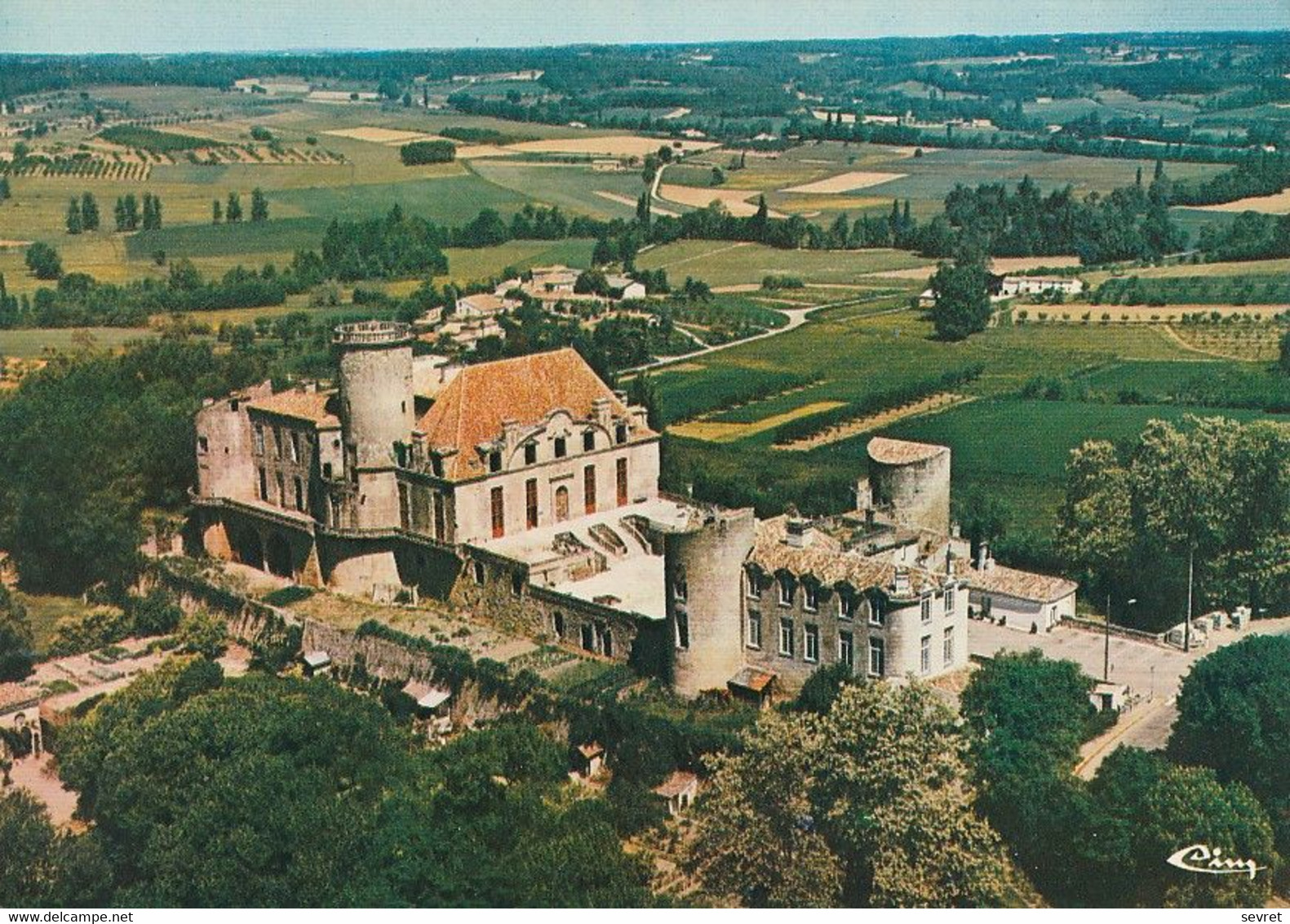DURAS  - Vue Aérienne - - Le Château, Demeue Des Anciens Ducs    CPM - Otros & Sin Clasificación