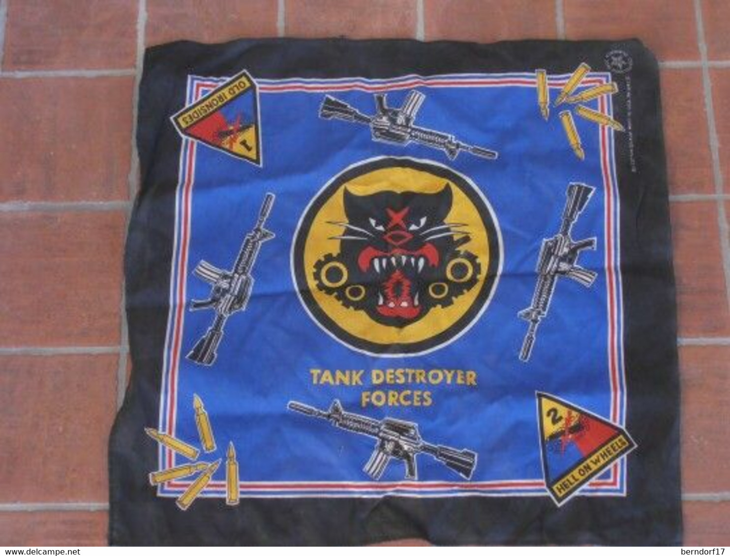 US ARMY 1ST/2ND ARMOURED DIVISION - TANK DESTROYER FORCE SCARF - Flags