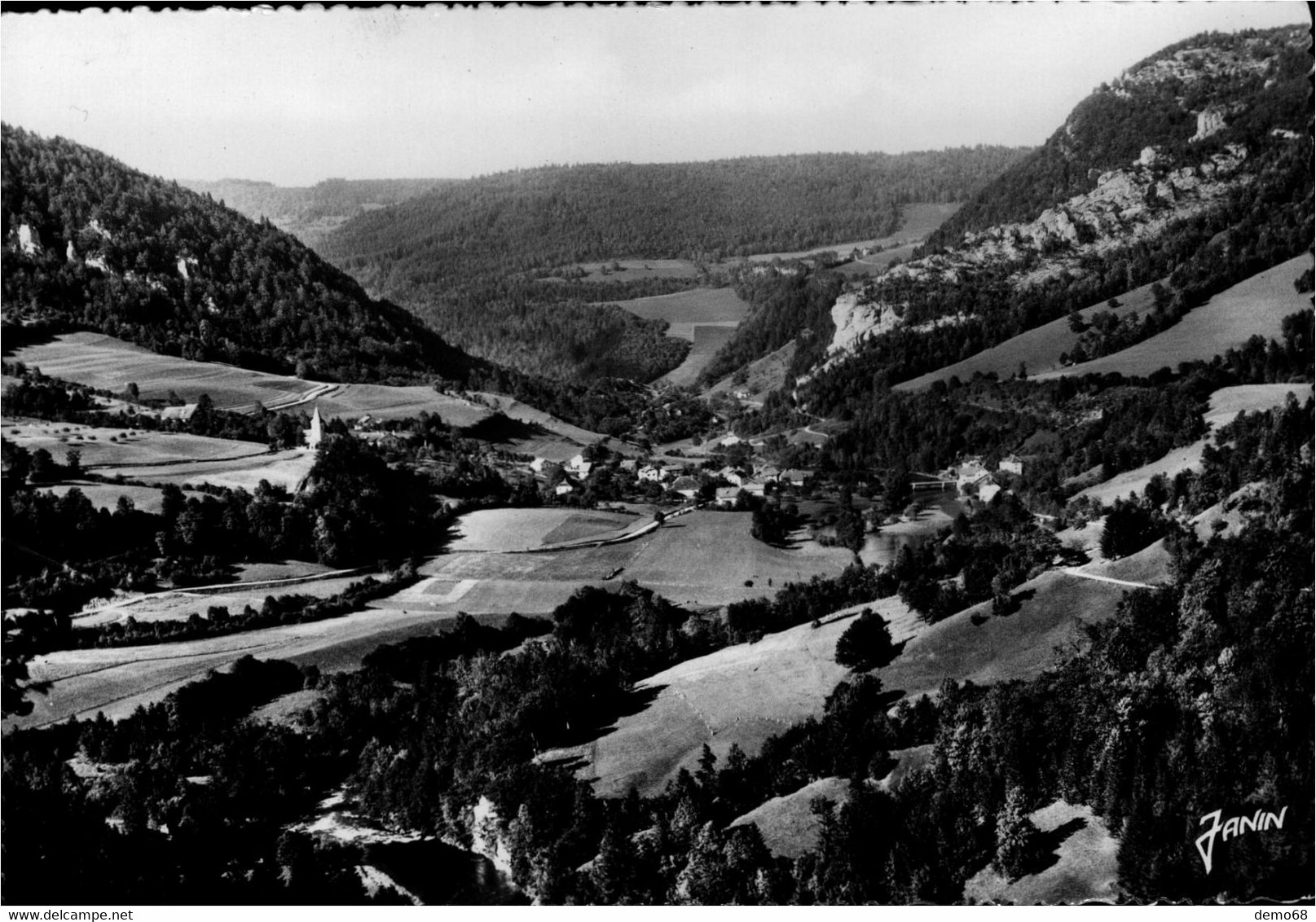 Goumois Frontière Franco Suisse Vallée Du Doubs Et Rocher Du Singe CPA 25 Doubs Ed Janin - Other & Unclassified