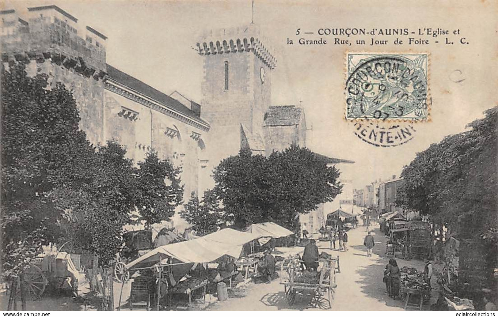 Courçon D'Aunis        17   La Grande Rue, Un Jour De Foire     (voir Scan) - Sonstige & Ohne Zuordnung