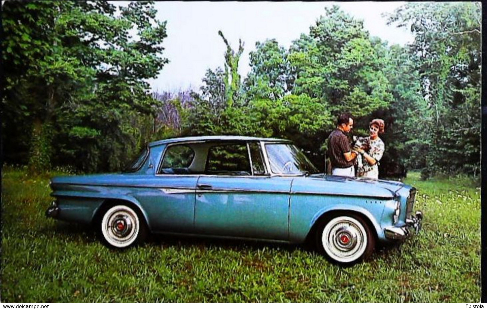 ► STUDEBAKER Daytona Hardtop 1962 & Couple    - Automobile Publicity    (Litho In U.S.A.) Roadside - American Roadside