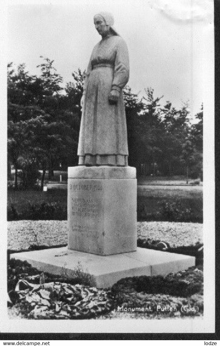 Nederland Holland Pays Bas Putten Met Monument 1957 - Putten