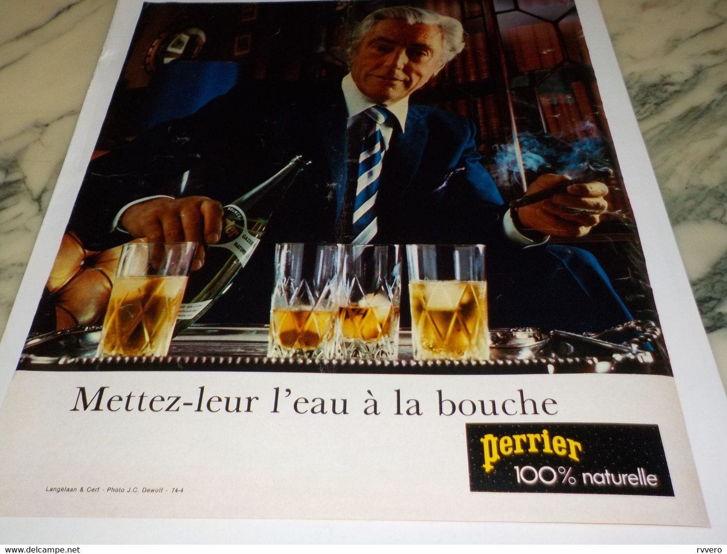 ANCIENNE PUBLICITE L EAU A LA BOUCHE PERRIER  1974 - Perrier