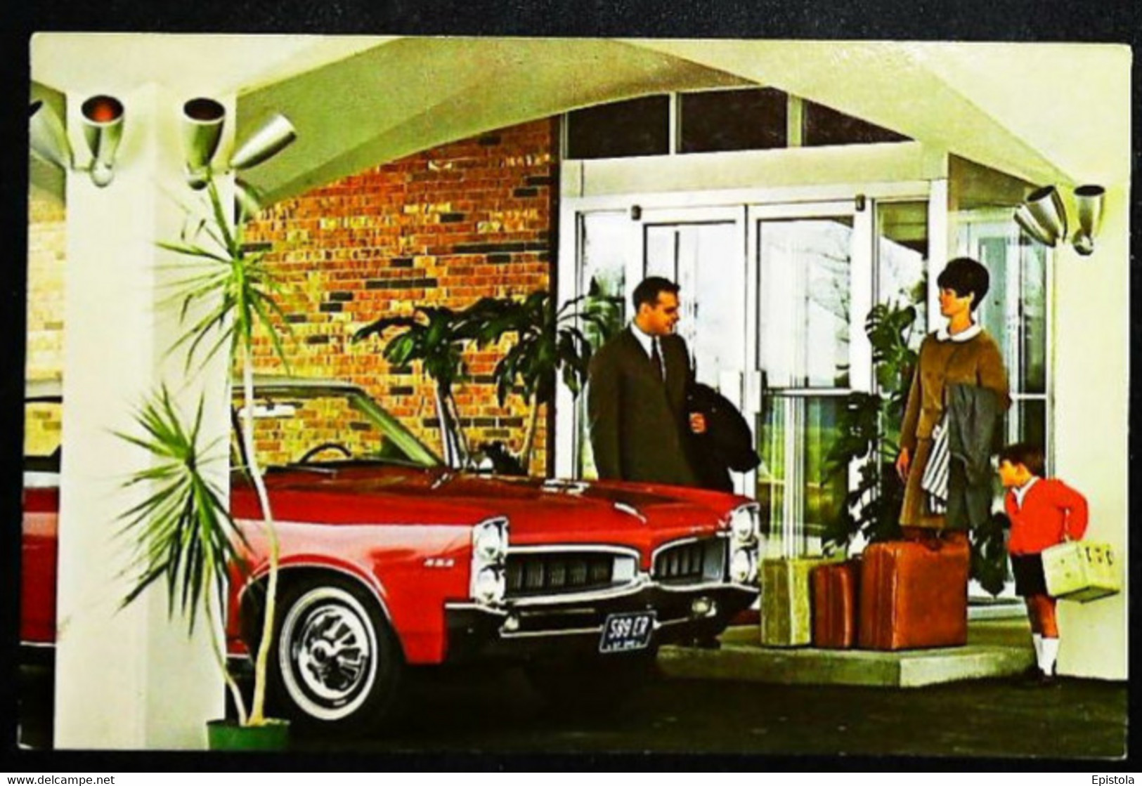 ► AUTOMOBILE  &  HOLIDAY INN Cincinnati Ohio 1960s (Litho In U.S.A.) - Cincinnati