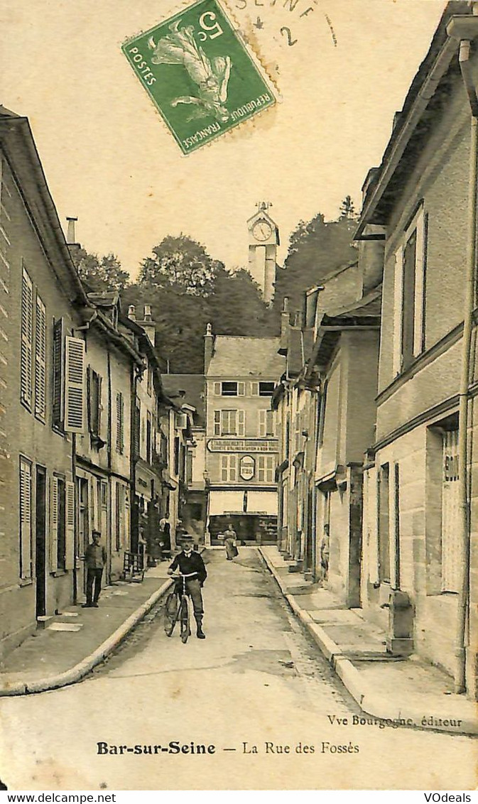 032 971 - CPA - France (10) Aube - Bar-sur-Seine - La Rue Des Fossés - Bar-sur-Seine