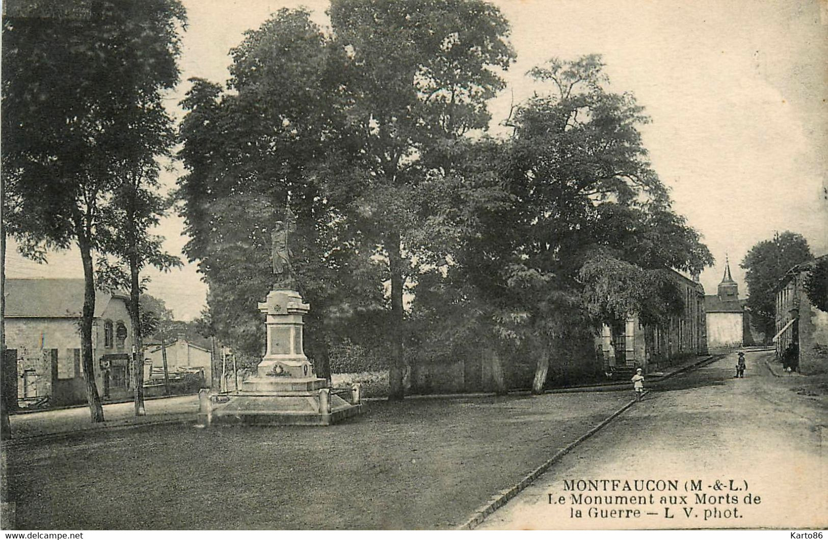 Montfaucon * La Place Et Le Monument Aux Morts De La Guerre - Montfaucon