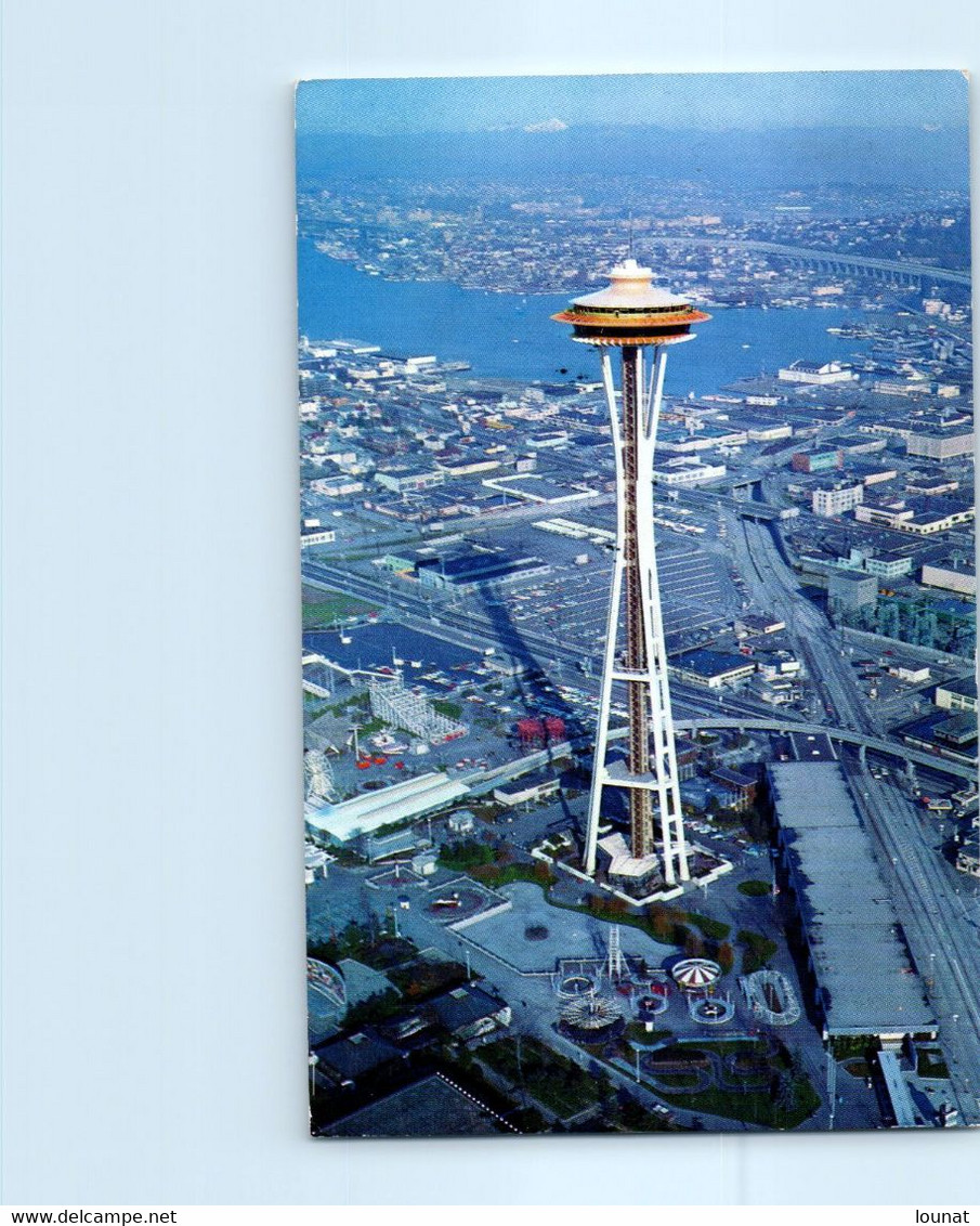 Amérique - SEATTLE'S Space Needle Throws Its Long Shadow Over The City .Timbre John Kennedy - Seattle
