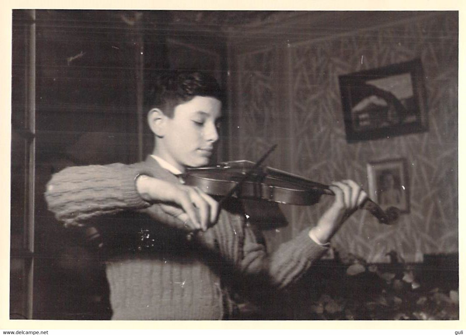 Photographie-PHOTO Amateur Ancienne-année 1954  (Format 18 X13 Cms)  Musique VIOLON Violoniste Garçon - Anonymous Persons