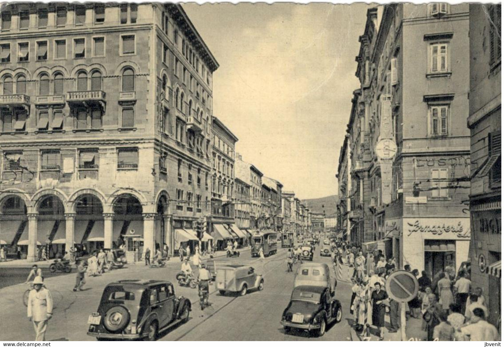 TRIESTE  (FRIULI) - Via Carduucci . Formaggeria (animata E Con Auto D'epoca FIAT E BALILLA)) - Trieste