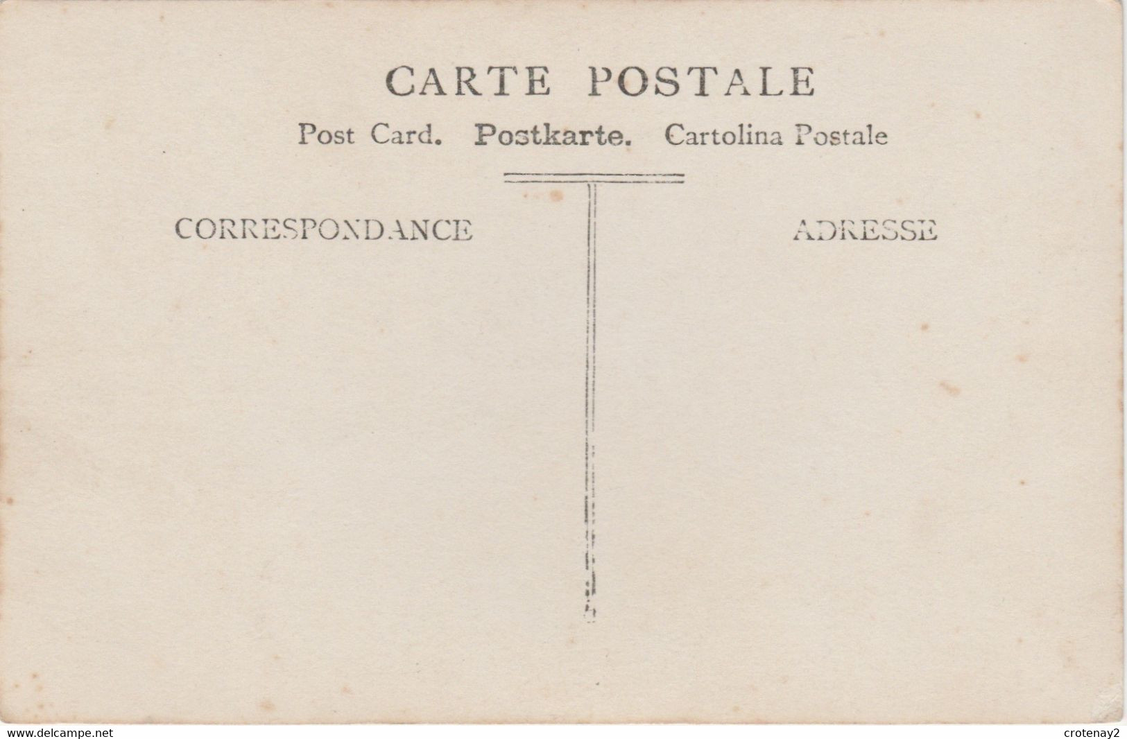 Carte Photo à Situer Cour De Ferme ? Famille 2 Femmes & 2 Hommes Maquignon ? Fillette Et Garçon Avec Manteau De Fourrure - Te Identificeren