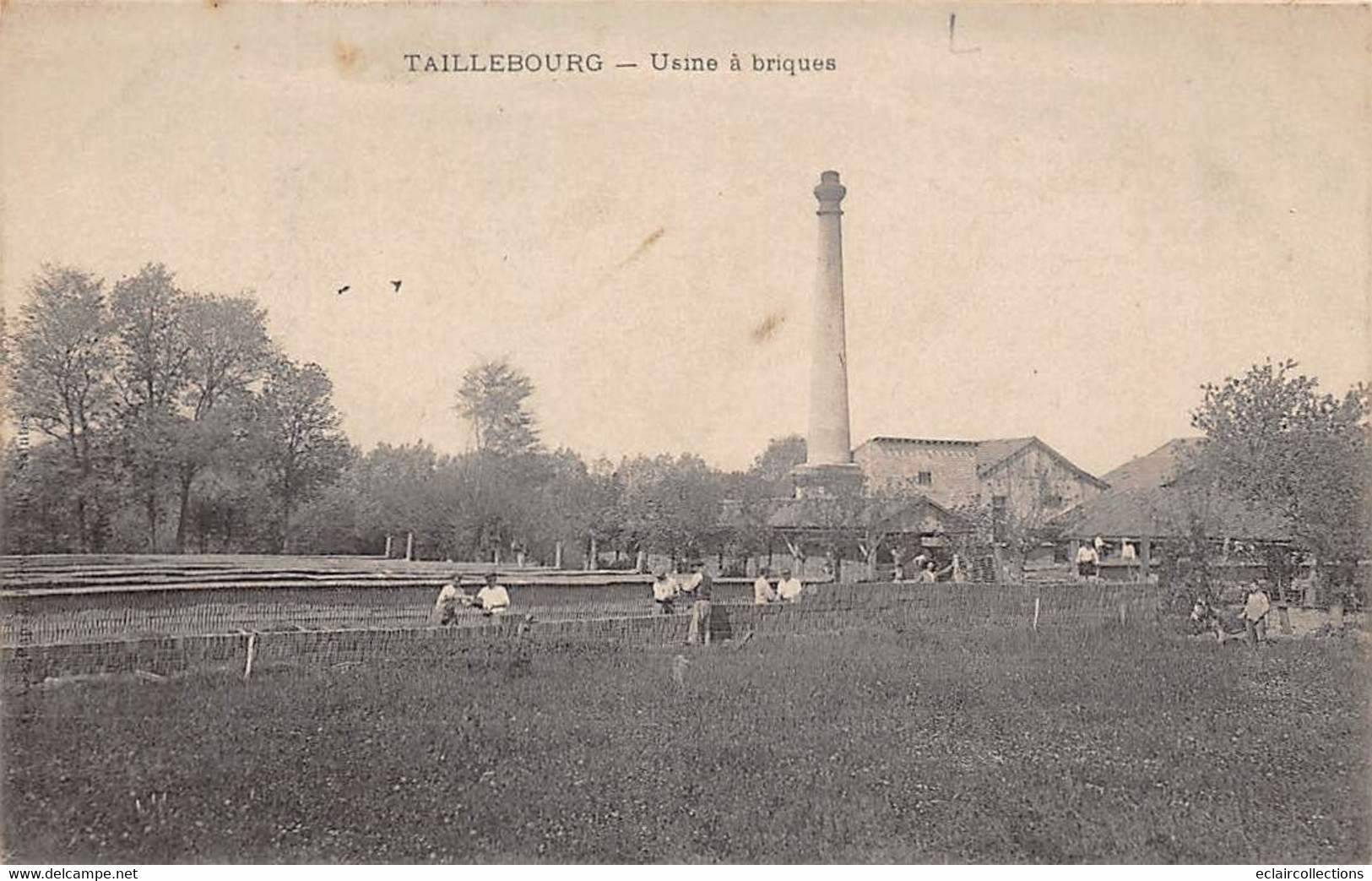 Taillebourg        17      Usine A Briques          (voir Scan) - Andere & Zonder Classificatie