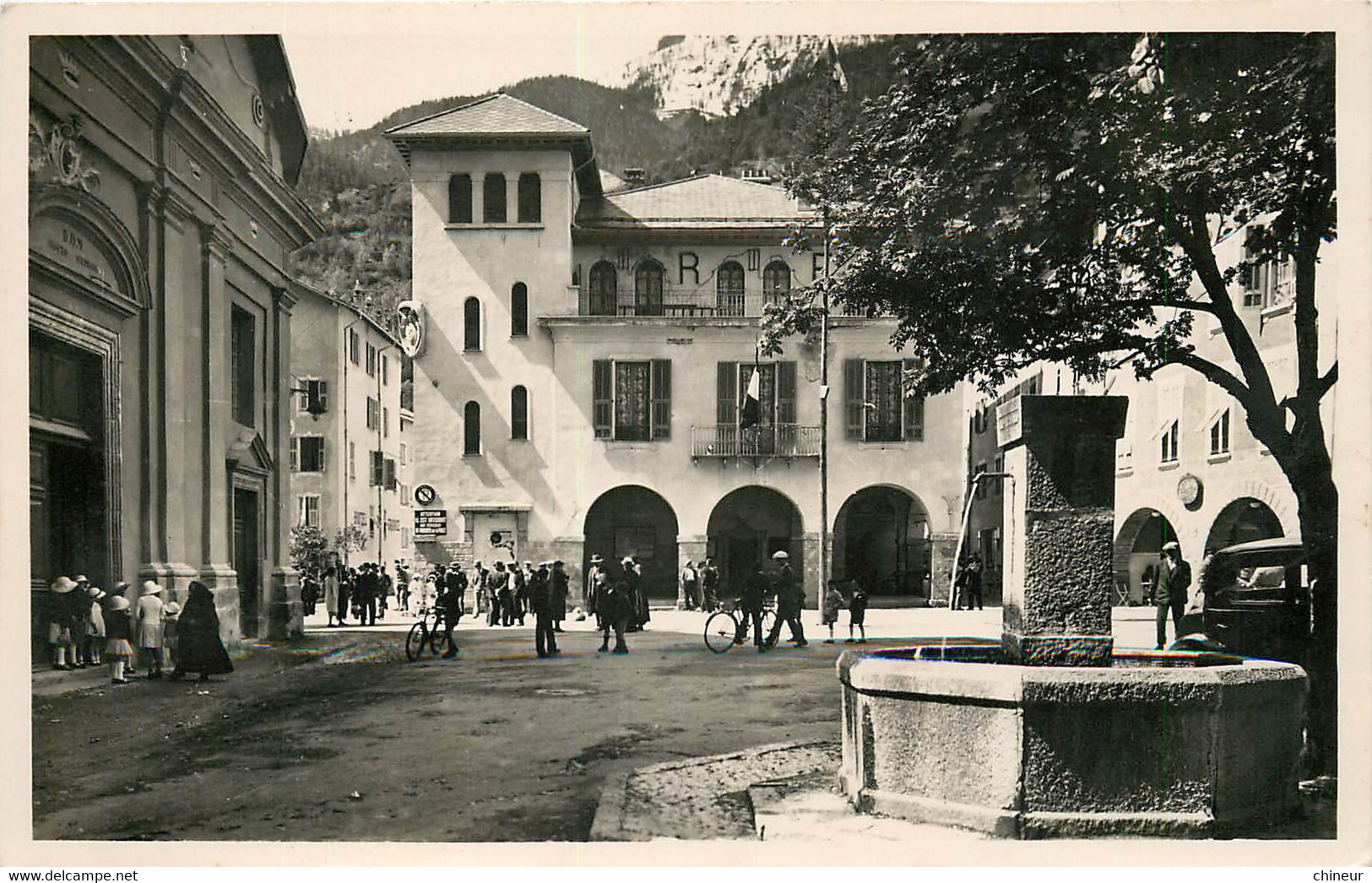 SAINT ETIENNE DE TINEE LA PLACE - Saint-Etienne-de-Tinée