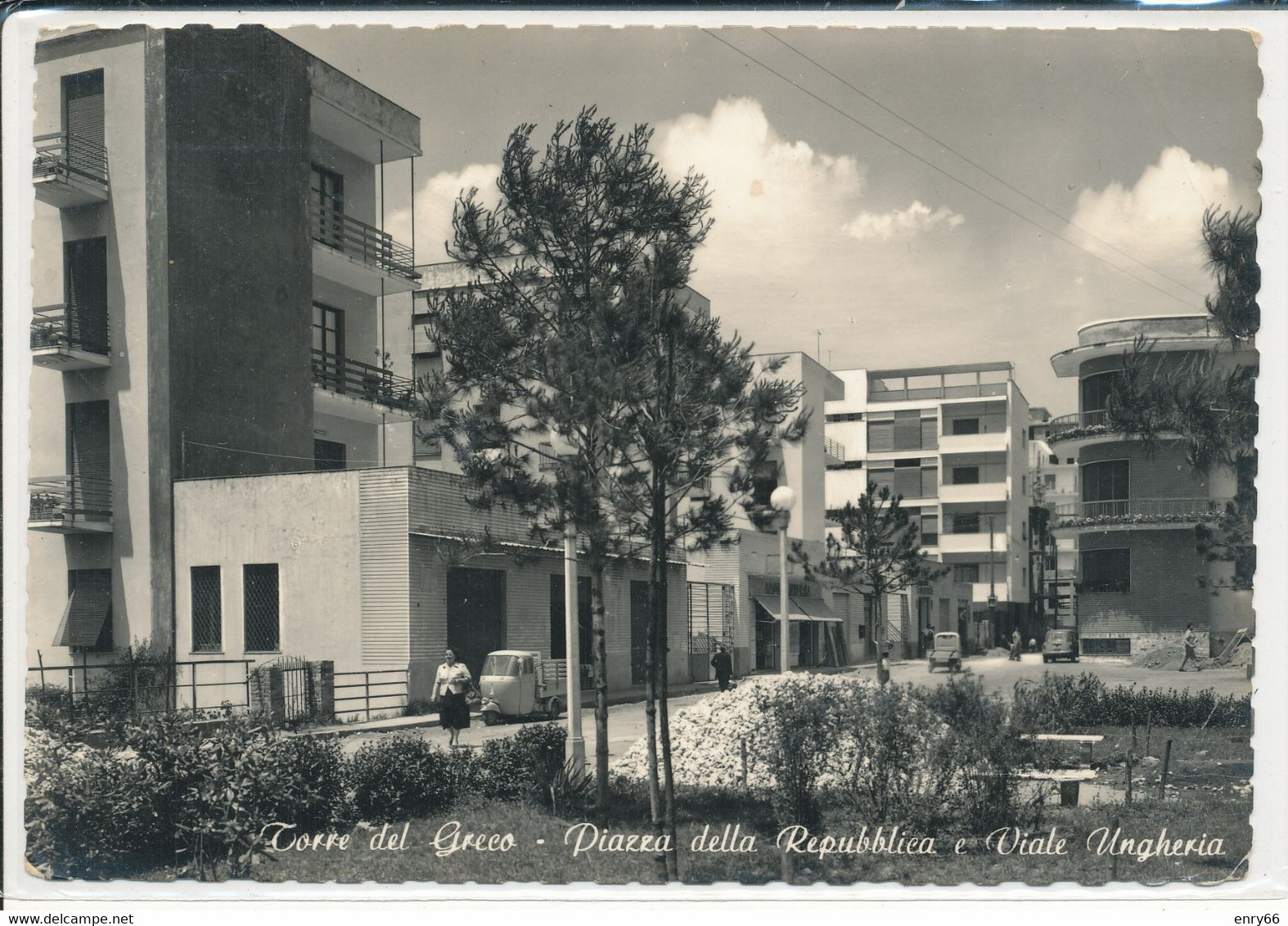 NAPOLI- TORRE DEL GRECO PIAZZA DELLA REPUBBLICA E VIALE UNGHERIA - Torre Del Greco