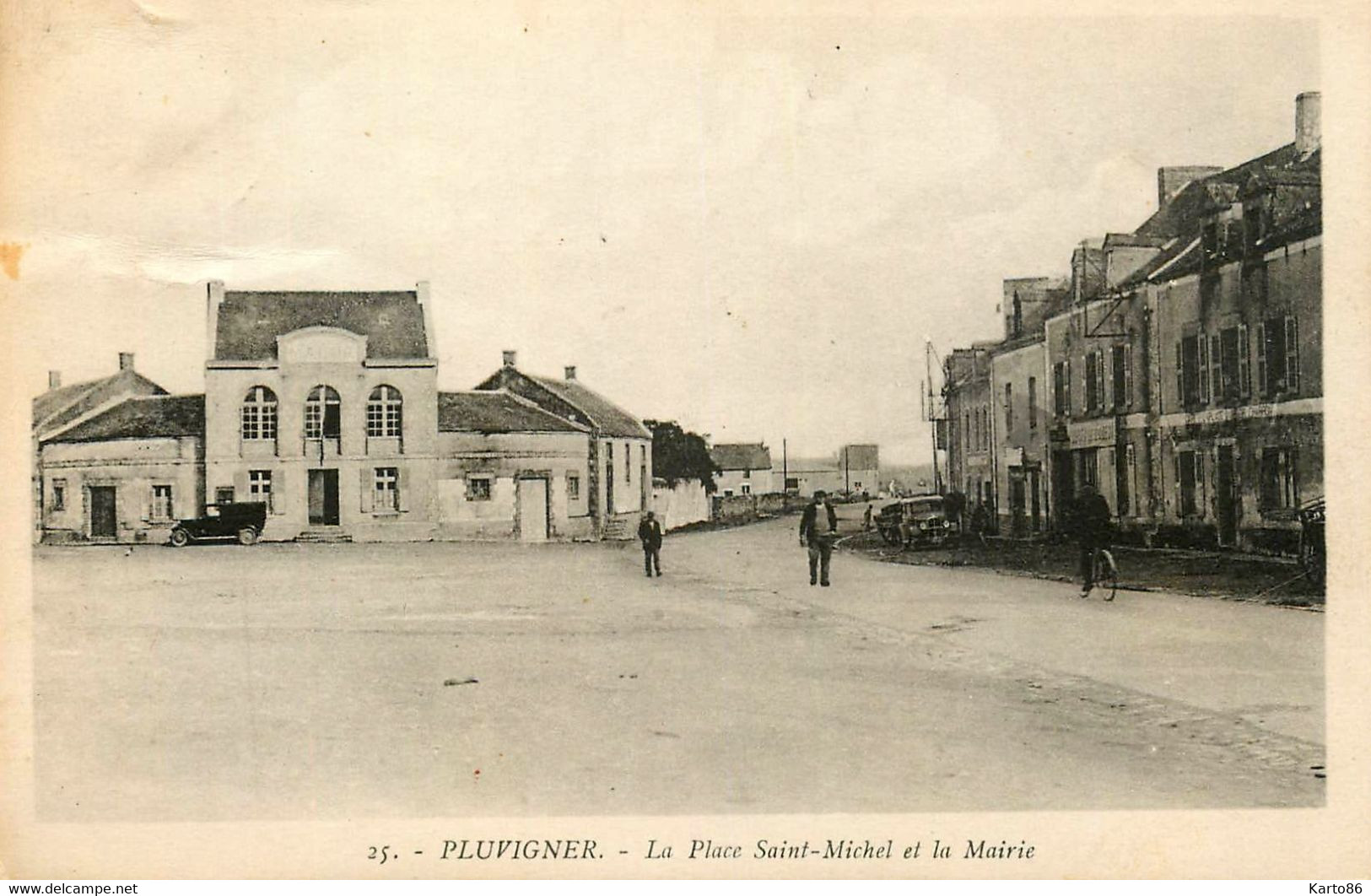 Pluvigner * La Place St Michel Et La Mairie - Pluvigner