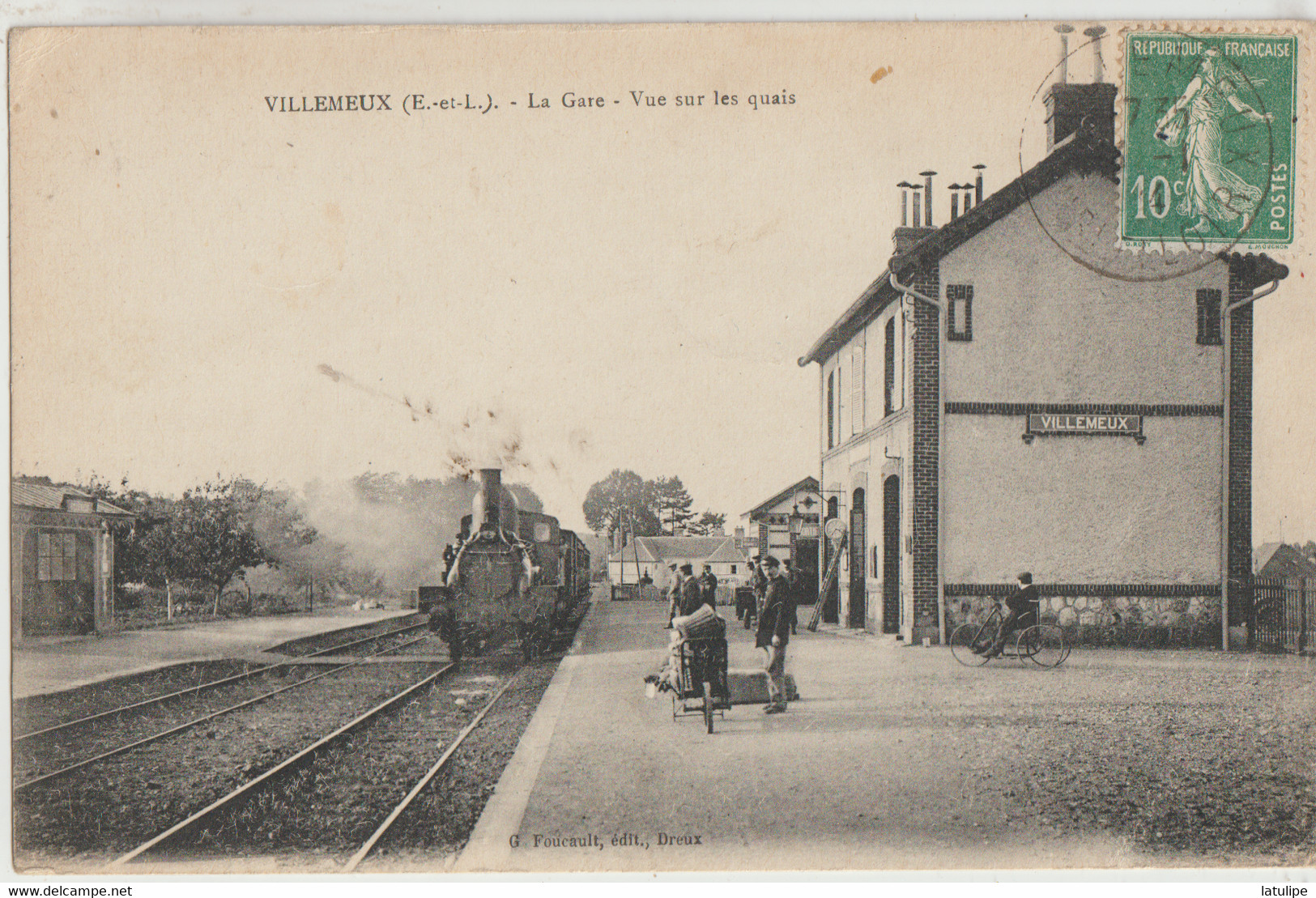 Villemeux  28   La Gare_Train Entrant En Gare Et Quai Bien Animé - Villemeux-sur-Eure